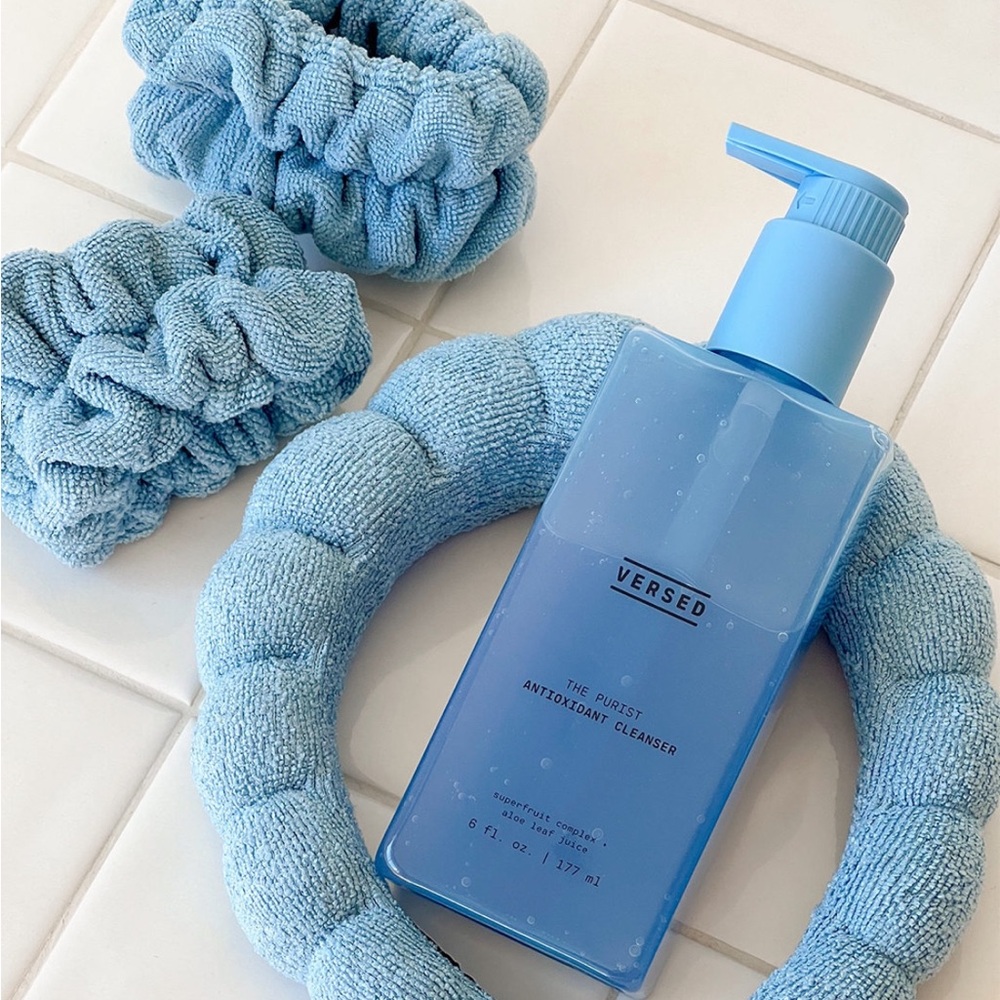 Versed Terry Cloth Headband and Cleansing Cuffs Set in Ocean Blue